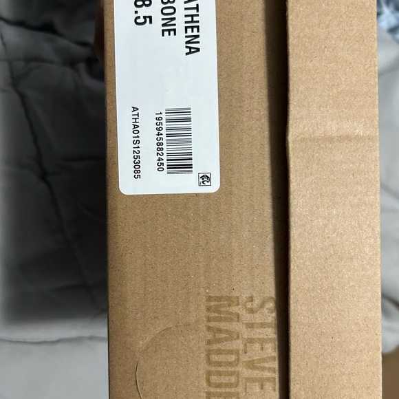 Woman’s Steve Madden Heels - Picture 5 of 5